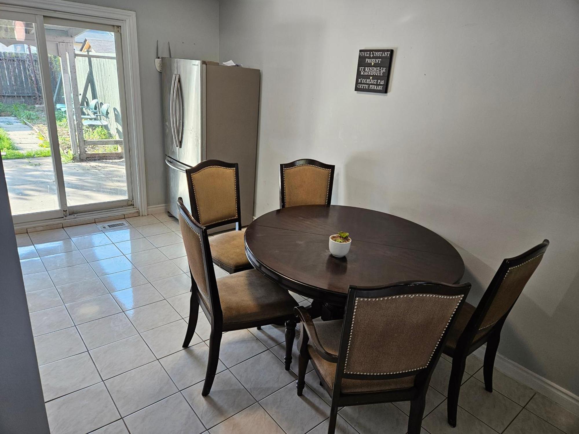 Modern Quiet Home By The Airport Mississauga Esterno foto